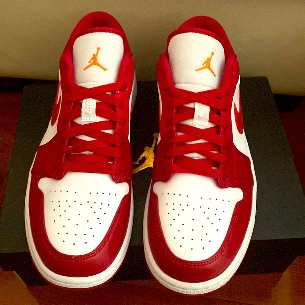 Air Jordan 1 Low Cardinal Red Men’s size 10 NEW 553558-607